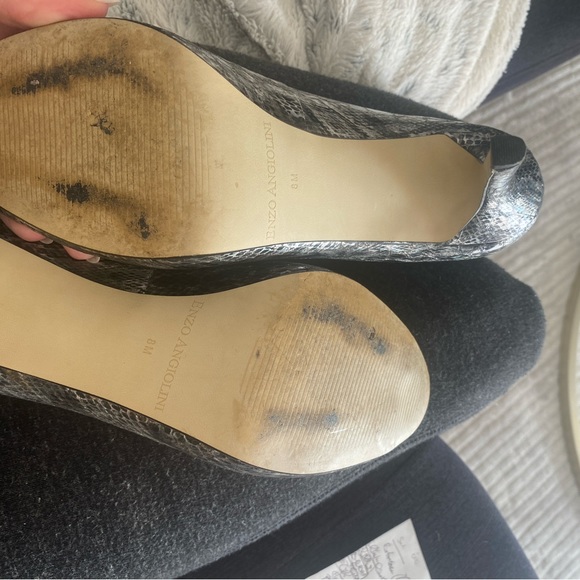 enzo angiolini darla pump